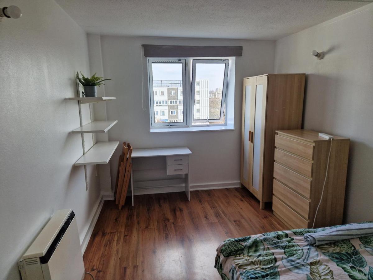 Twin Bed For Guests London Exterior photo